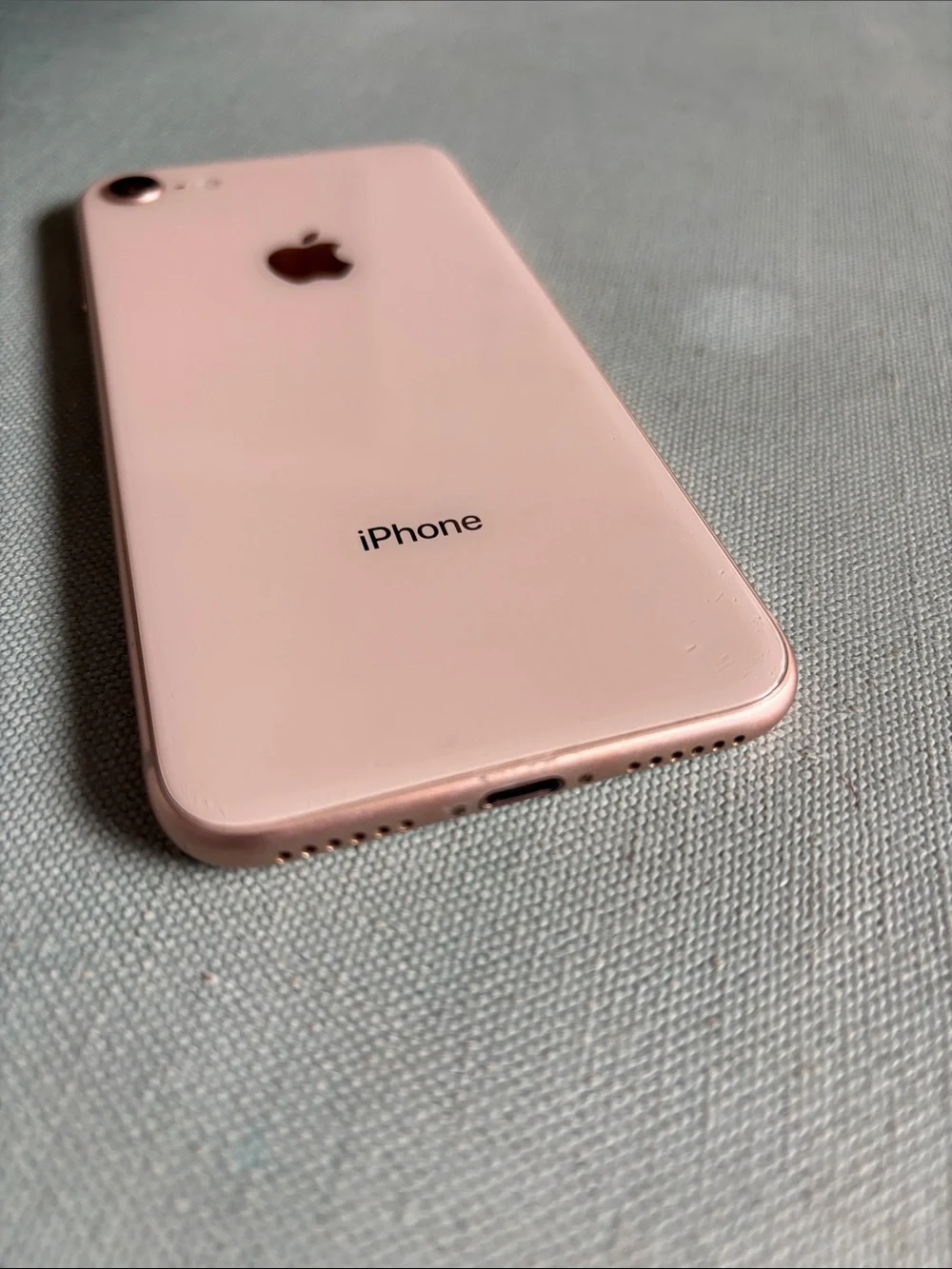 Apple iPhone 8 Rose Gold ****FOR PARTS ONLY****